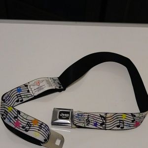 Buckle Down Adjustable Jeep Music Notes Belt.
